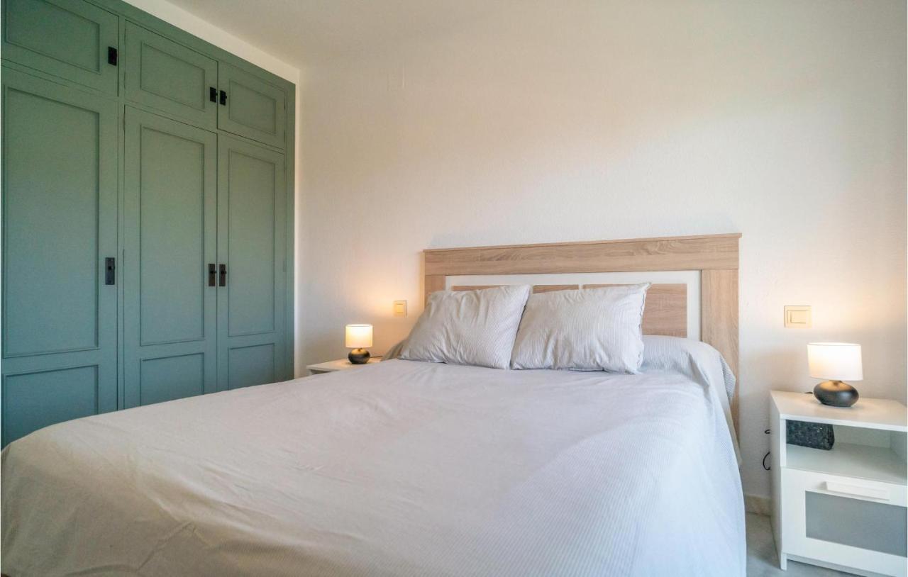 Apartamento In With Outdoor Swimming Pool, Wifi And 1 Bedrooms *