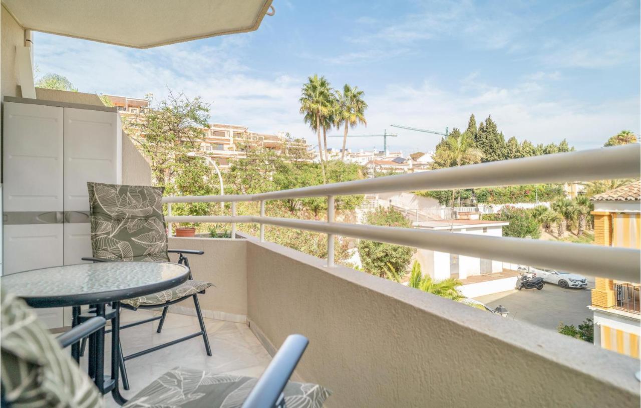 In With Outdoor Swimming Pool, Wifi And 1 Bedrooms *