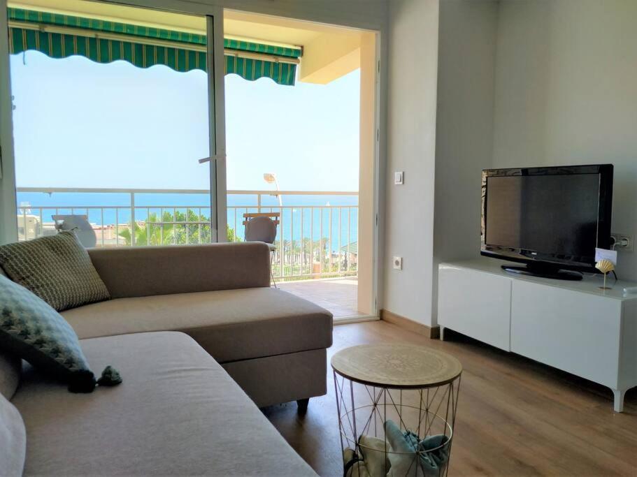 Mercedes 2 Bedroom, Sea Views Torremolinos