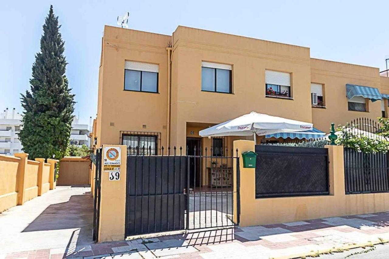 797 Holiday - Adosado Para 6 A 1 Min De La Playa Carihuela Holiday home Torremolinos