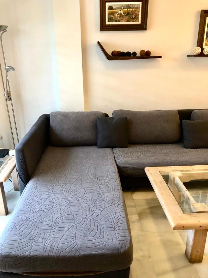 El Cortijuelo. Magnificent Triplex Terraced House With Rooftop Of 18m2, Overlooking The Sea. Parking Vakantiehuis Torremolinos