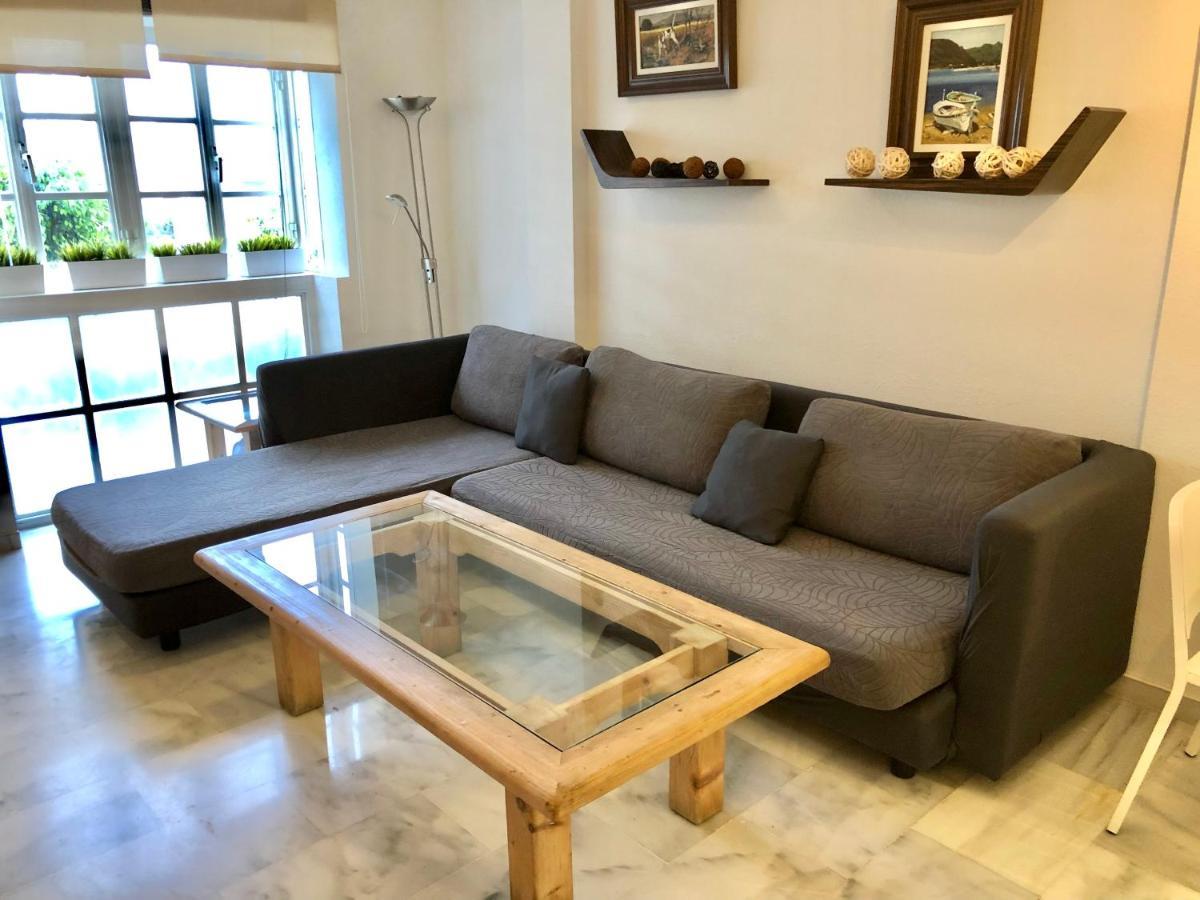El Cortijuelo. Magnificent Triplex Terraced House With Rooftop Of 18m2, Overlooking The Sea. Parking Vakantiehuis