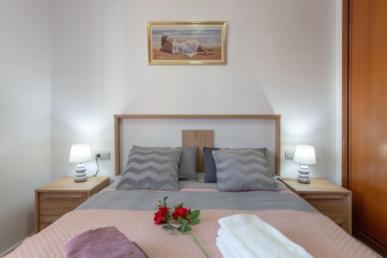 Apartment Palma De Mallorca 12 *