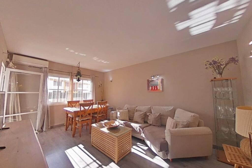 Soleado Cerca De La Playa En Montemar Apartment Torremolinos