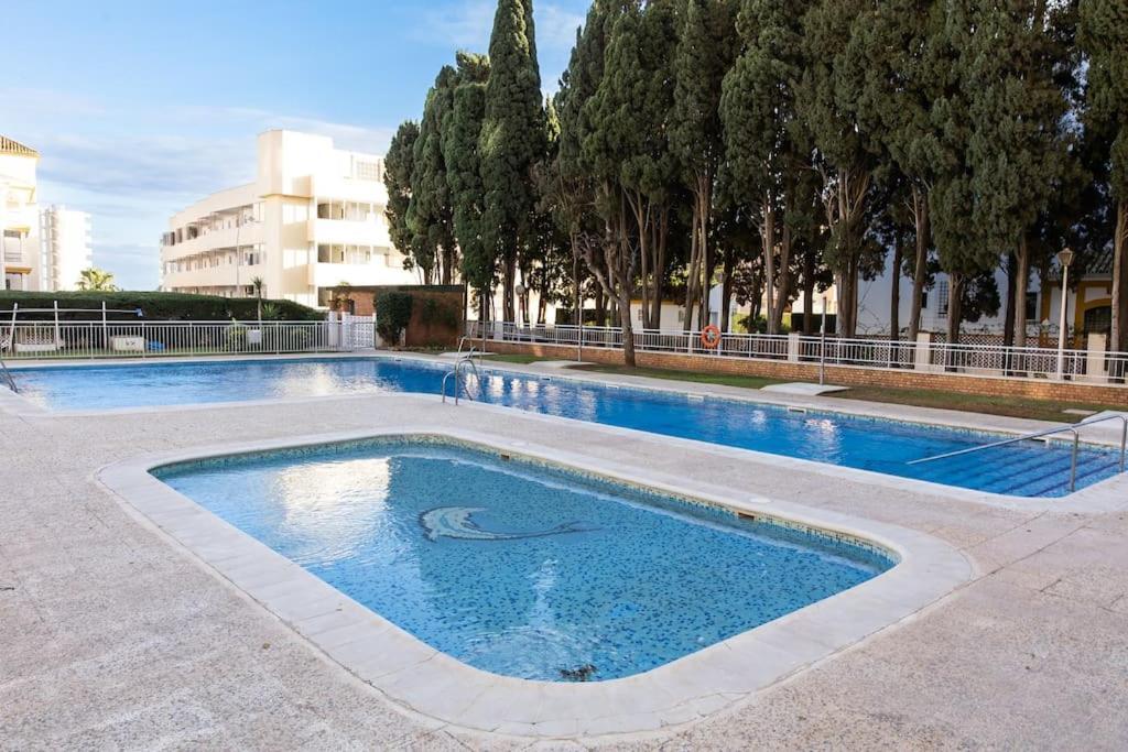 Enjoy La Carihuela At 4 Min.terrace & Pool. Torremolinos