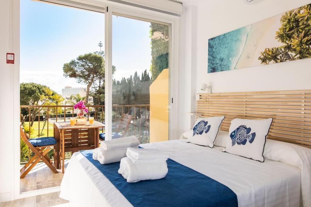 Enjoy La Carihuela At 4 Min.terrace & Pool. Appartement *