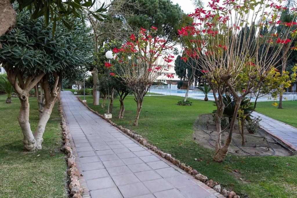 Enjoy La Carihuela At 4 Min.terrace & Pool. Appartement *
