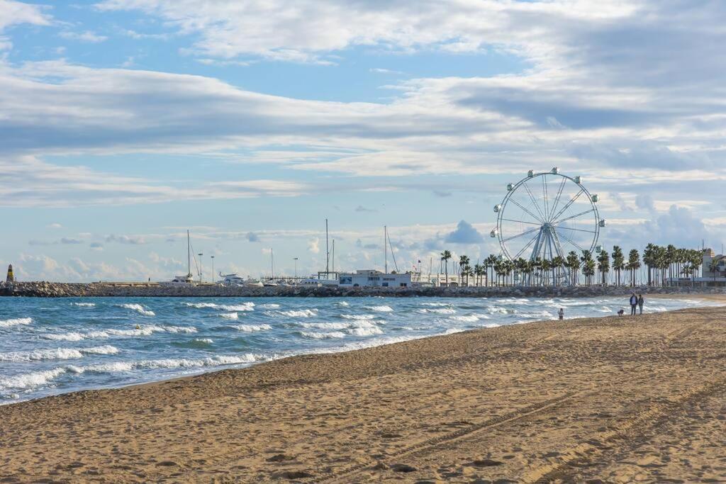 Enjoy La Carihuela At 4 Min.terrace & Pool. Appartement Torremolinos