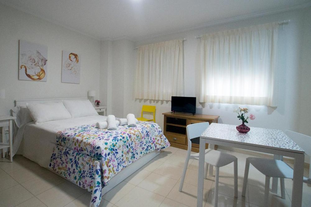 Amat - Only Adult - Playa El Bajondillo Apartment