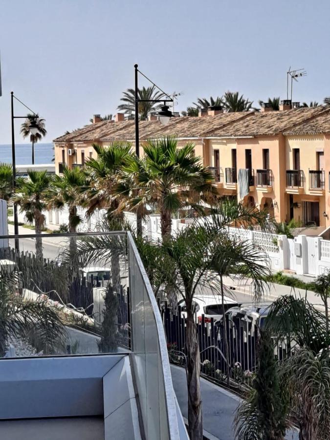 Luxury Complex Beachfront Apartment, Infinity Pool, Sauna, Gym And Large Terrace Apartment Torremolinos