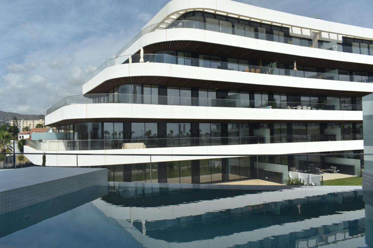 Luxury Complex Beachfront Apartment, Infinity Pool, Sauna, Gym And Large Terrace