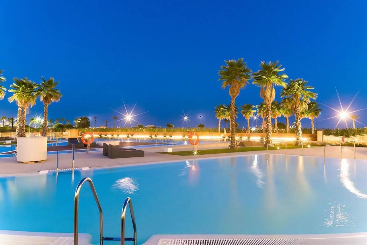 Apartment Luxury Complex Beachfront Apartment, Infinity Pool, Sauna, Gym And Large Terrace Torremolinos
