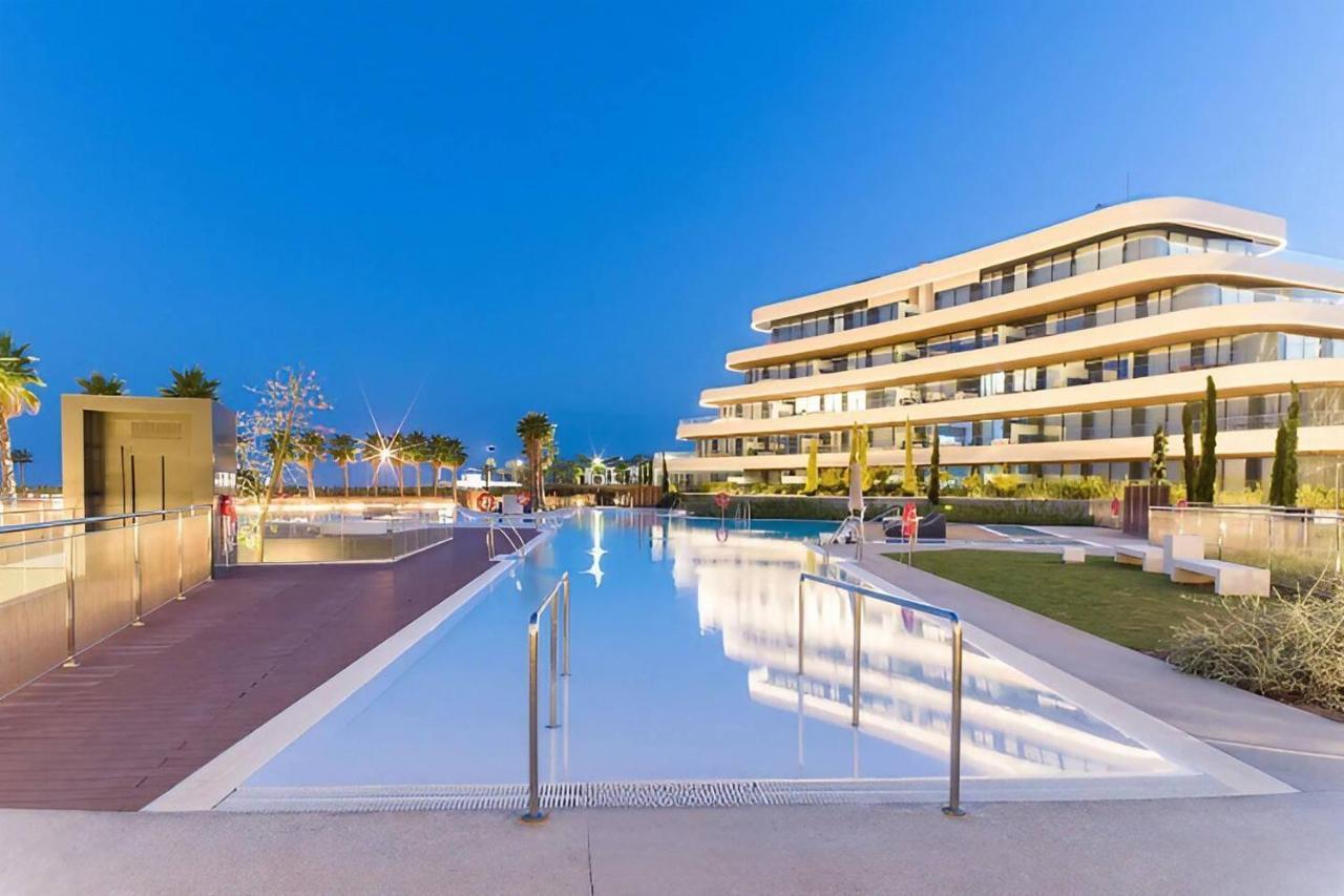 Apartment Luxury Complex Beachfront Apartment, Infinity Pool, Sauna, Gym And Large Terrace Torremolinos