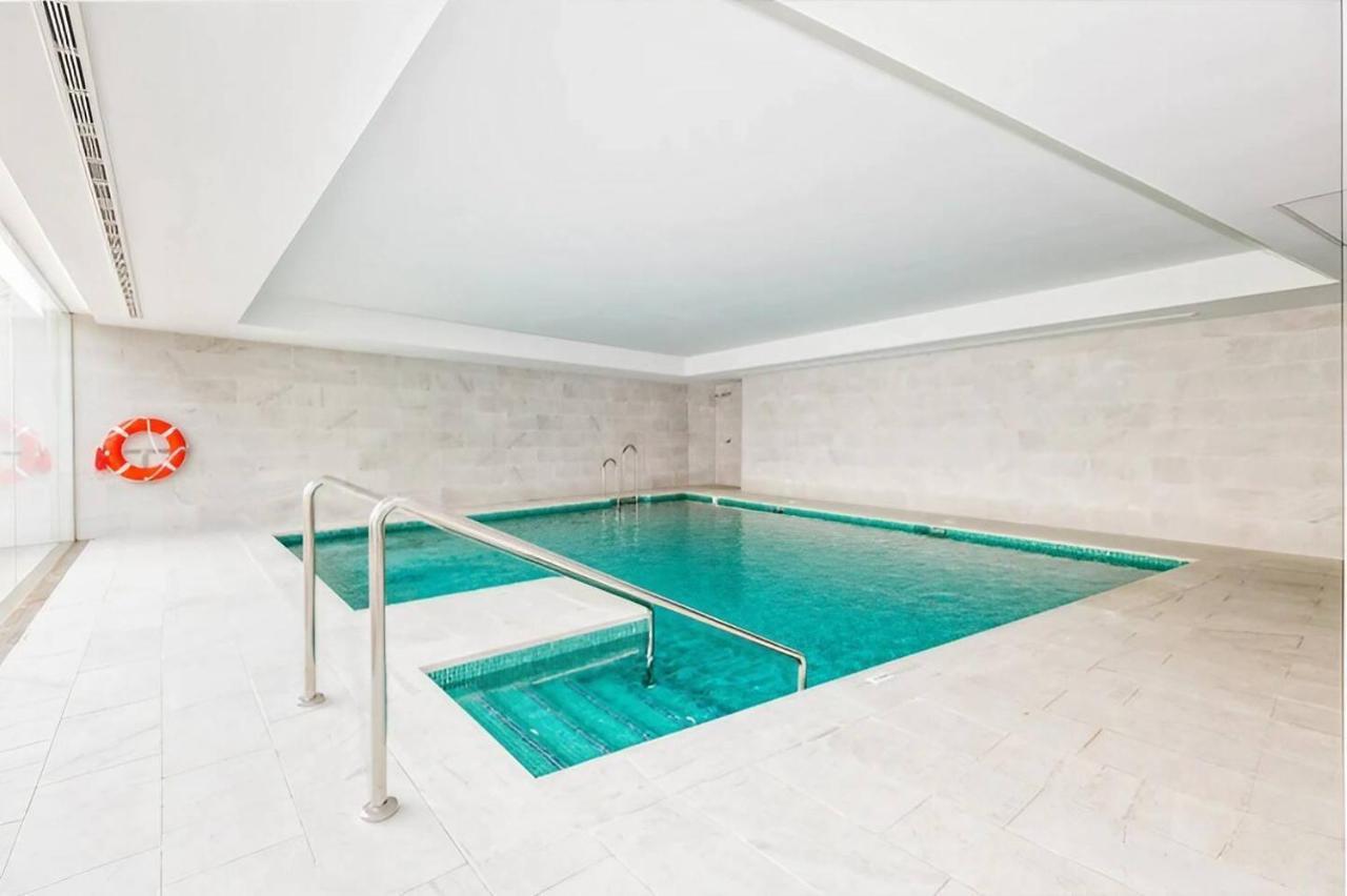 Apartment Luxury Complex Beachfront Apartment, Infinity Pool, Sauna, Gym And Large Terrace Torremolinos