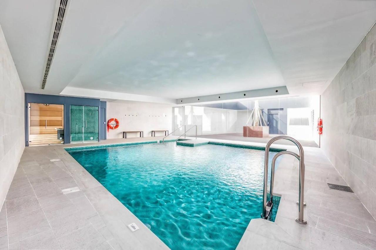 Apartment Luxury Complex Beachfront Apartment, Infinity Pool, Sauna, Gym And Large Terrace *
