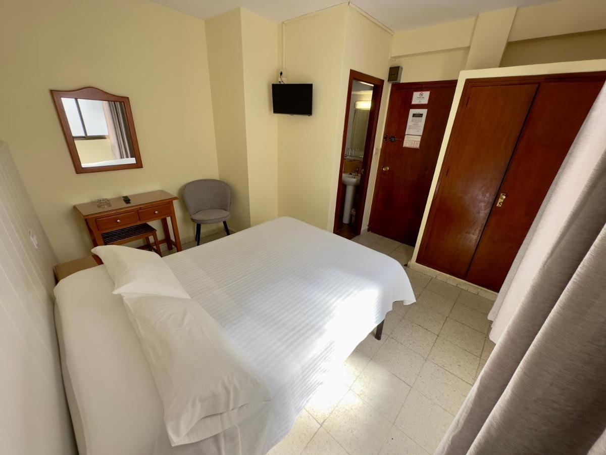 Hotel Cabello *