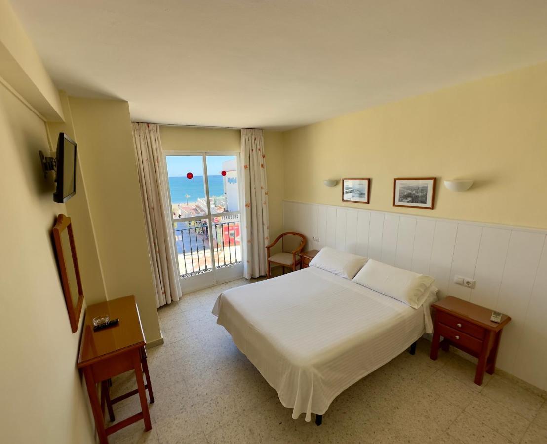 Cabello Hotel *