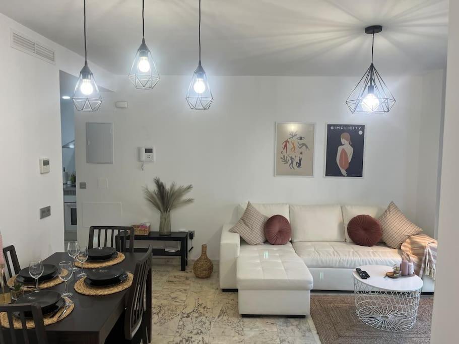 Rent4 Malaga Lyli * Torremolinos