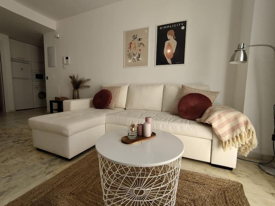 Rent4 Malaga Lyli * Torremolinos