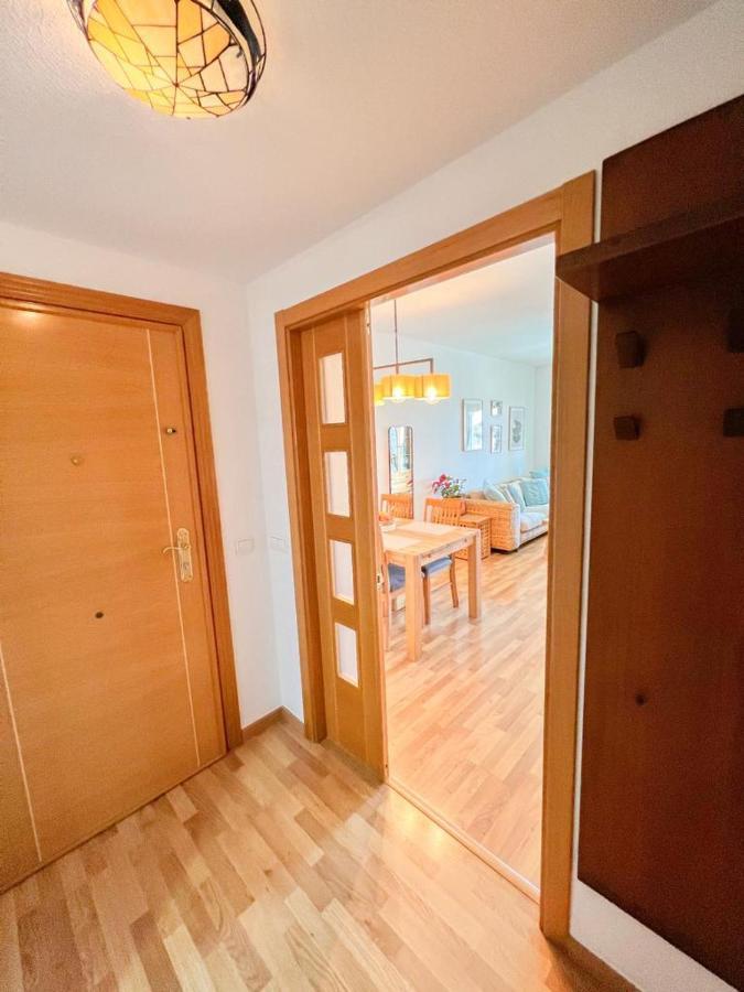 Apartamento Bright With Terrace, Pool And Torremolinos