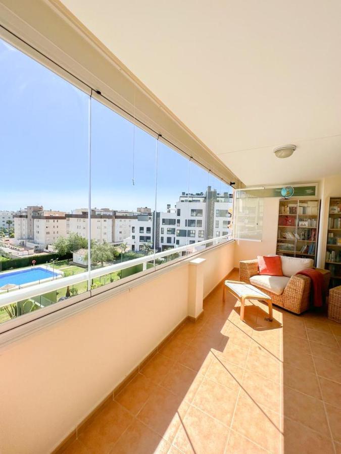 Apartamento Bright With Terrace, Pool And
