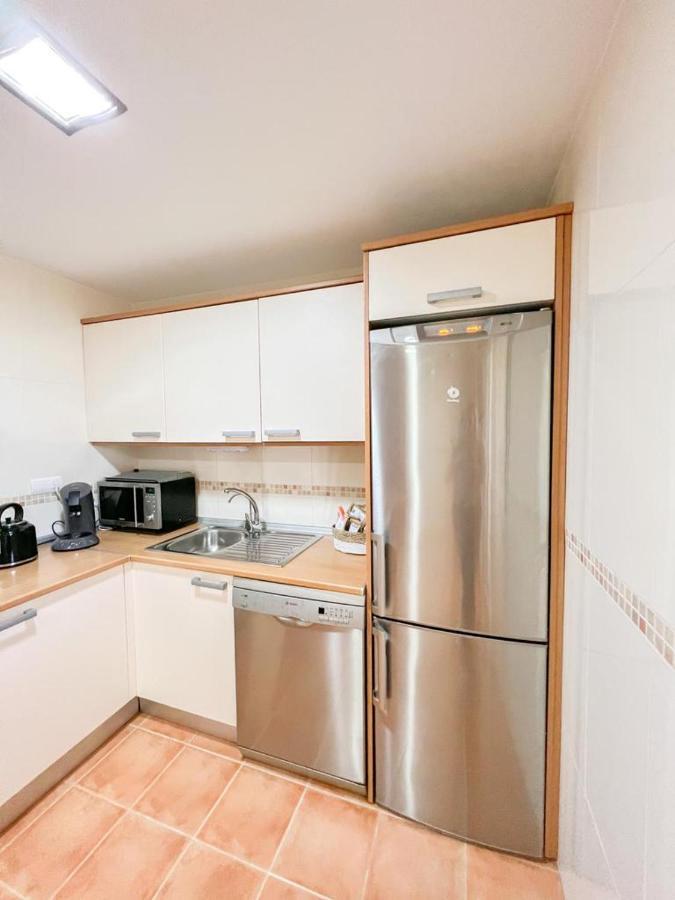 Bright With Terrace, Pool And Apartamento Torremolinos