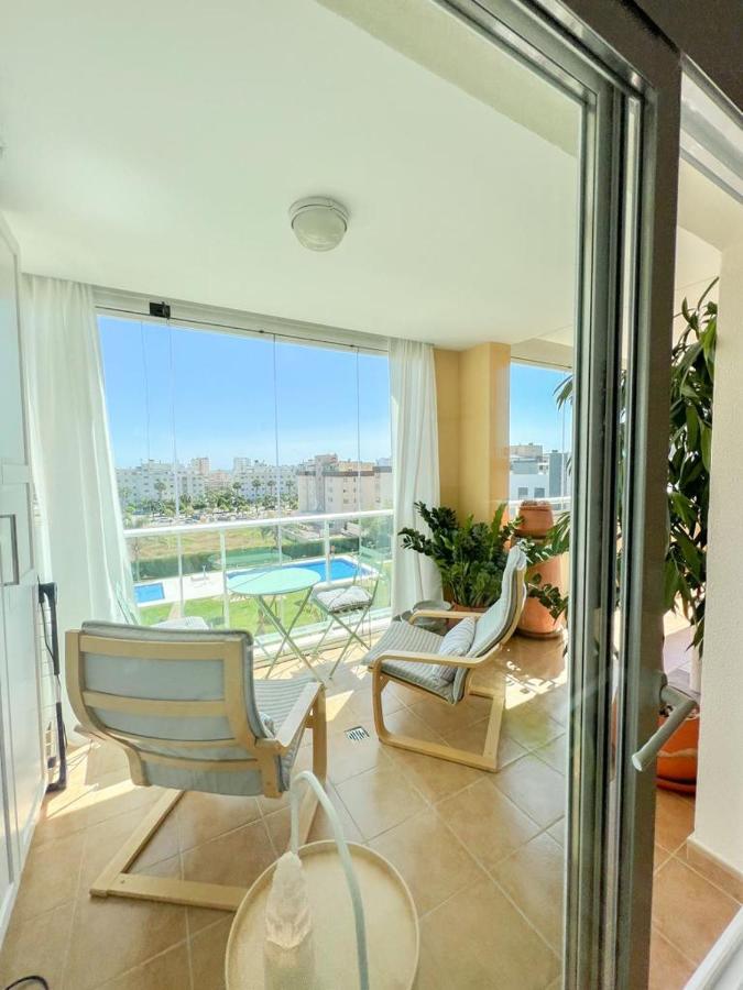 Bright With Terrace, Pool And Apartamento