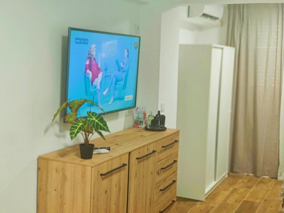 Serenity Chic Center With Free Wifi By Namaste Elite *