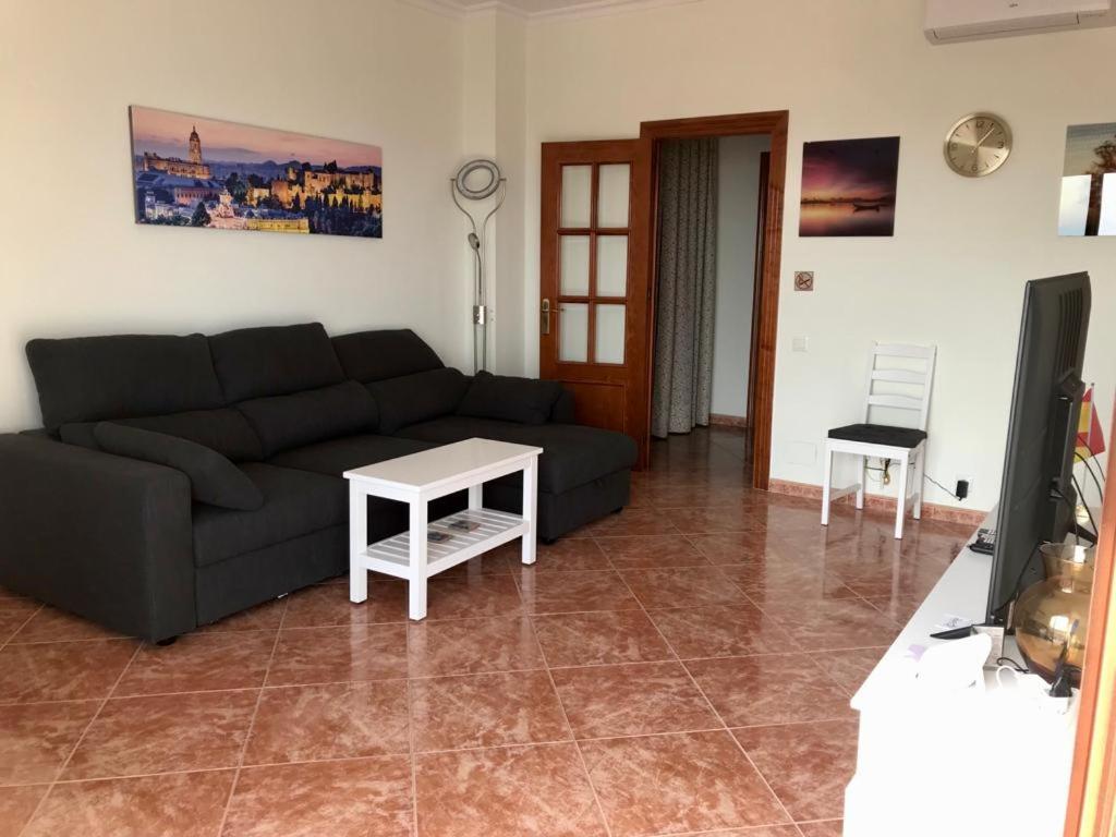 Appartement La Roca-mediterraneo Views, 8th Floor-new Kitchen- Pool- Parking-air Conditioning, Ceiling Fans & Free Wifi Torremolinos