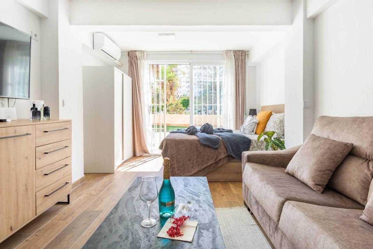 Serenity Chic Center With Free Wifi By Namaste Elite Apartment
