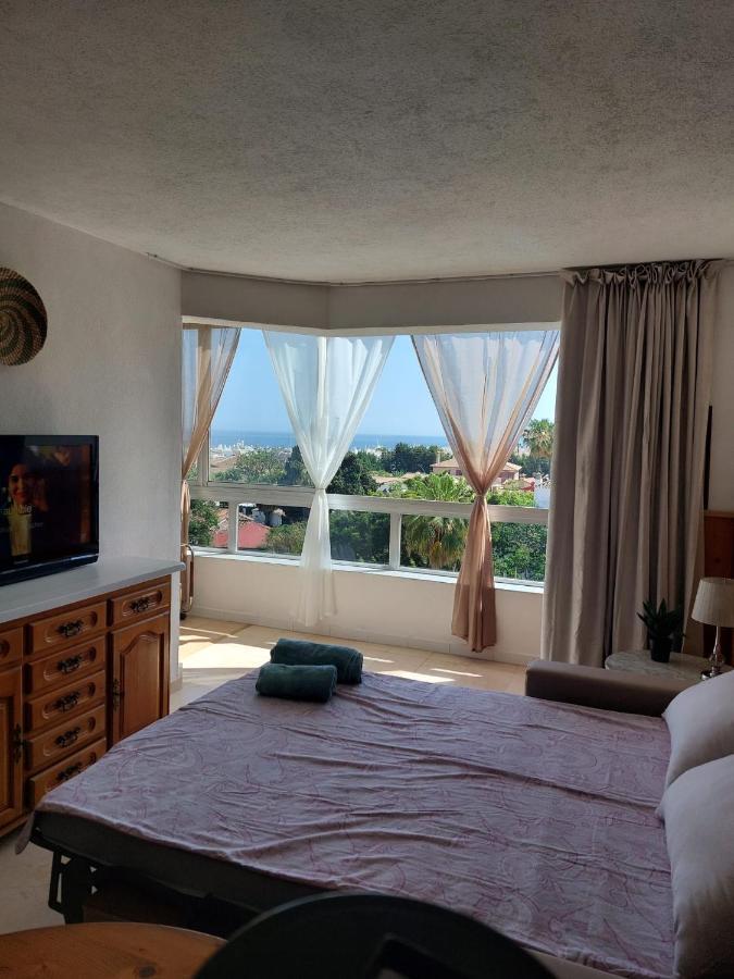 Seaside Serenity: With Pool And Views