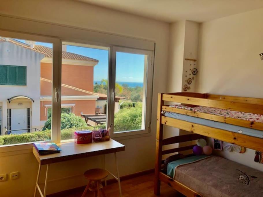 Vakantiehuis Townhouse, Private Pool Garden And Sea Views Torremolinos