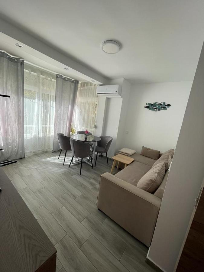 Blue Ocean Apartment *