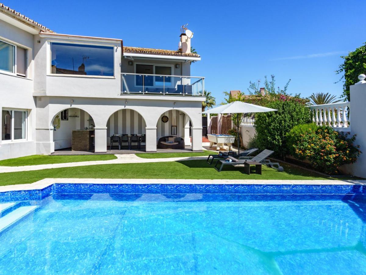 Villa Tropical By Interhome
