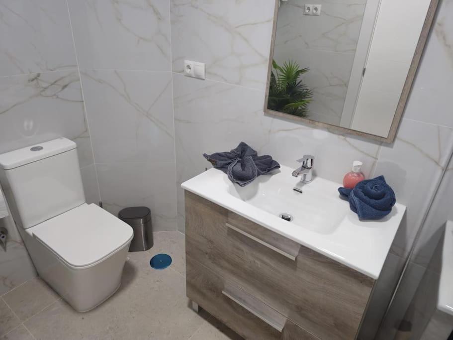 Tao Center With Fee Wifi And Air Con By Namaste Elite Torremolinos