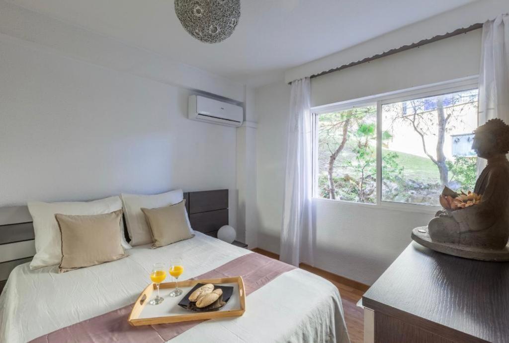 Sunny Seaview Apartment *