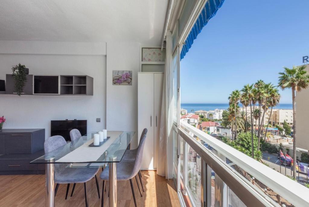 Sunny Seaview Apartment *