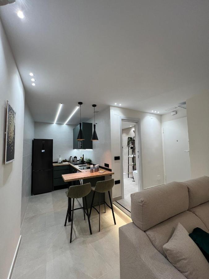 Zelun Center Apartment *