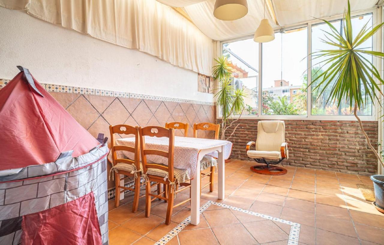 Relax In The Terrace! 4 Bedrooms - Huge Private Terrace - Swimming Pool - Walking Distance To The Beach!