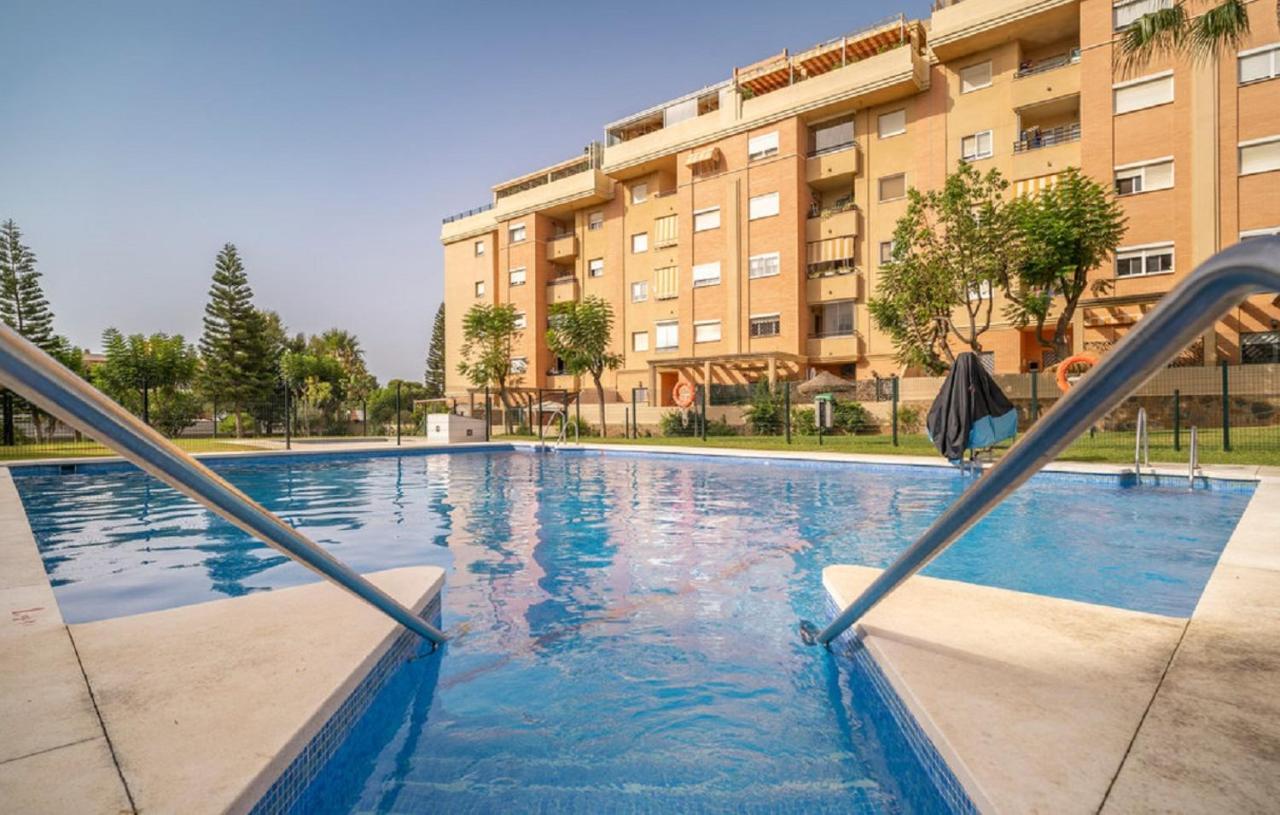 Relax In The Terrace! 4 Bedrooms - Huge Private Terrace - Swimming Pool - Walking Distance To The Beach! * Torremolinos