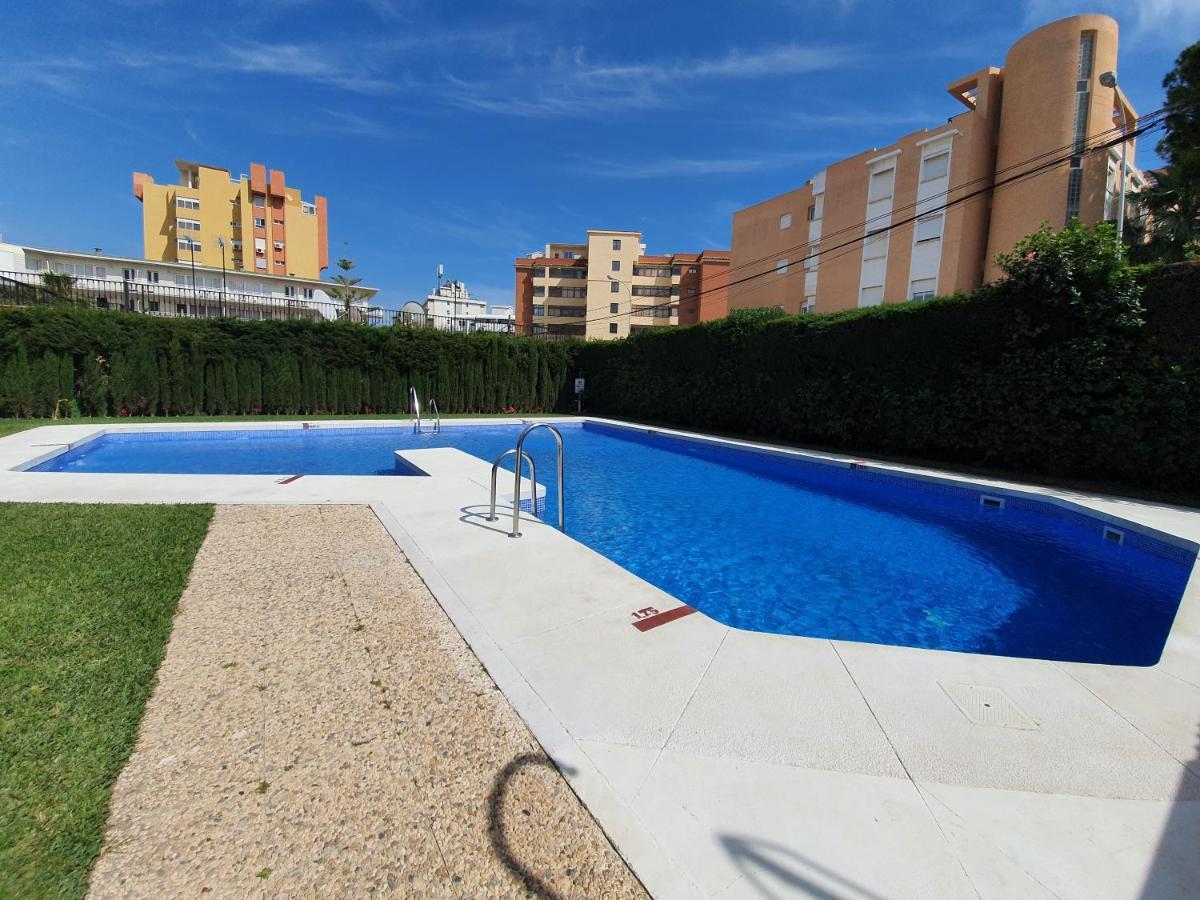 Apartment Acogedor En La Carihuela Con Plaza De Garaje Garantizada! Sol Montemar