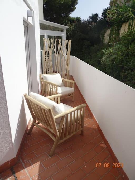 Large Terrace Beach-side Appartement *