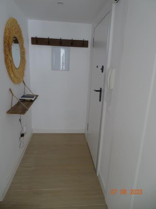 Large Terrace Beach-side Appartement