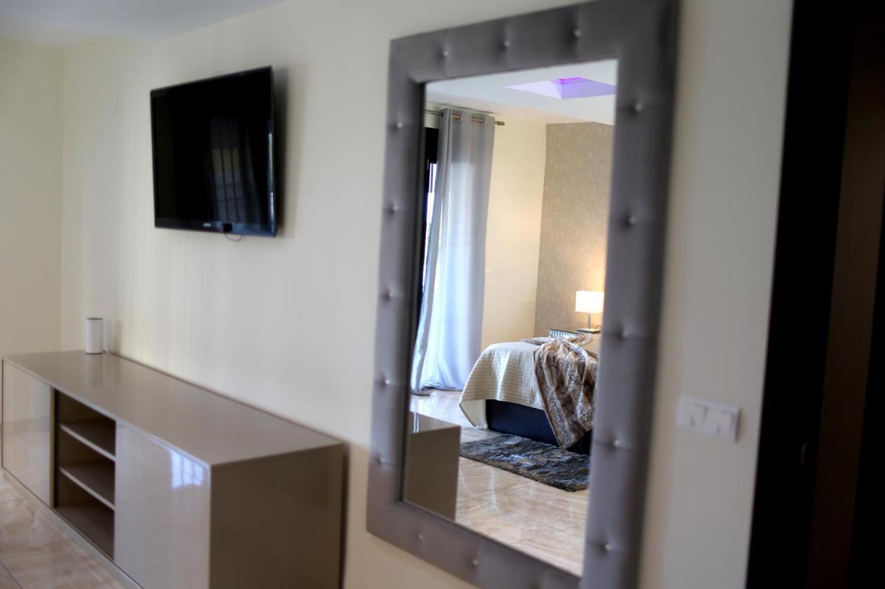 Lujo Costa Del Sol Con Piscina-jacuzzi Villa