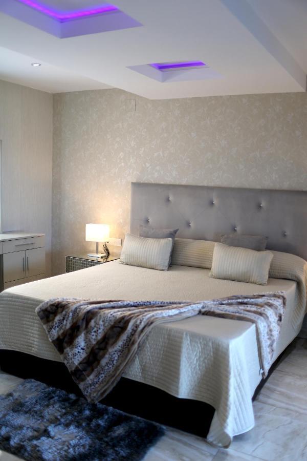 Lujo Costa Del Sol Con Piscina-jacuzzi Villa *