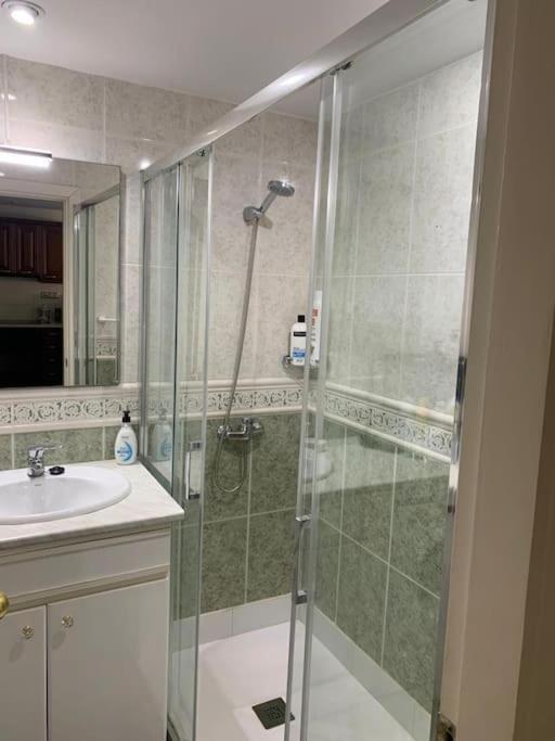 Apartment 5 Personas + Parking + Piscina Todo El Ano Torremolinos