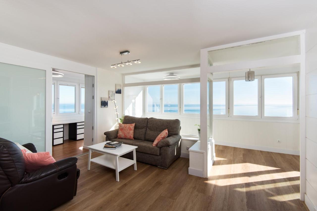 Magic Of The Ocean, Front Line In Playamar-parking, Sea Views, Pool, Tenis, Paddle, Wifi And Aircon Torremolinos