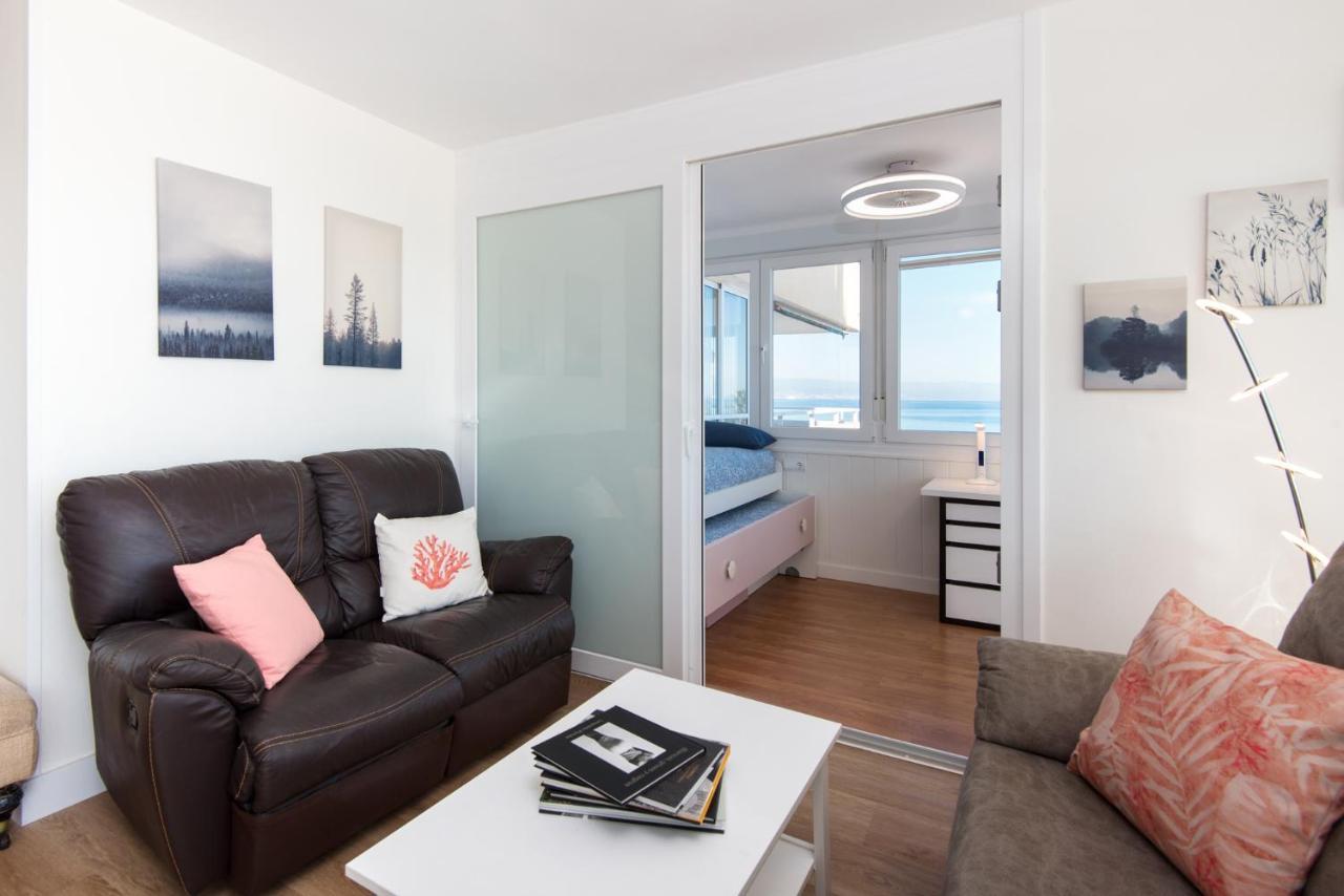 Apartment Magic Of The Ocean, Front Line In Playamar-parking, Sea Views, Pool, Tenis, Paddle, Wifi And Aircon *