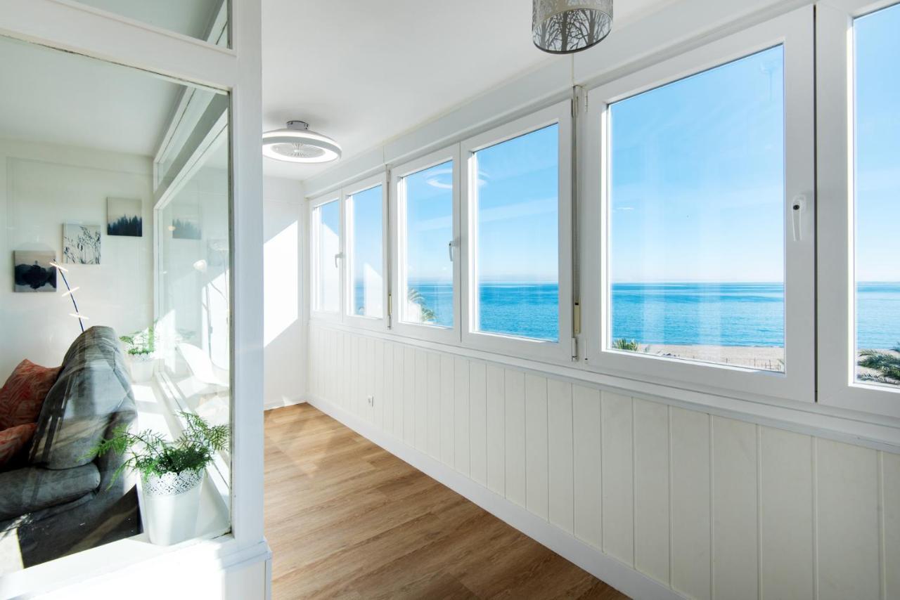 Magic Of The Ocean, Front Line In Playamar-parking, Sea Views, Pool, Tenis, Paddle, Wifi And Aircon Apartment *