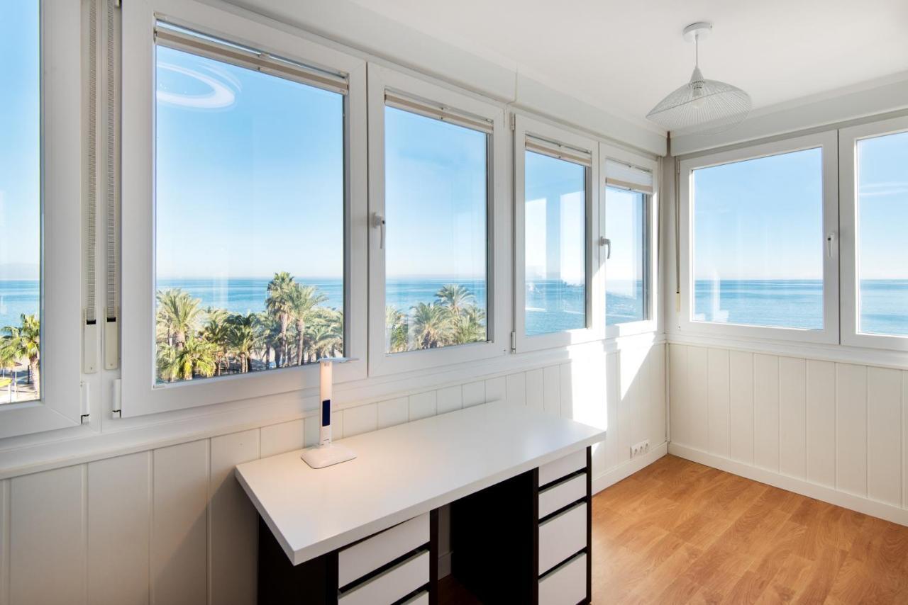 Apartment Magic Of The Ocean, Front Line In Playamar-parking, Sea Views, Pool, Tenis, Paddle, Wifi And Aircon Torremolinos